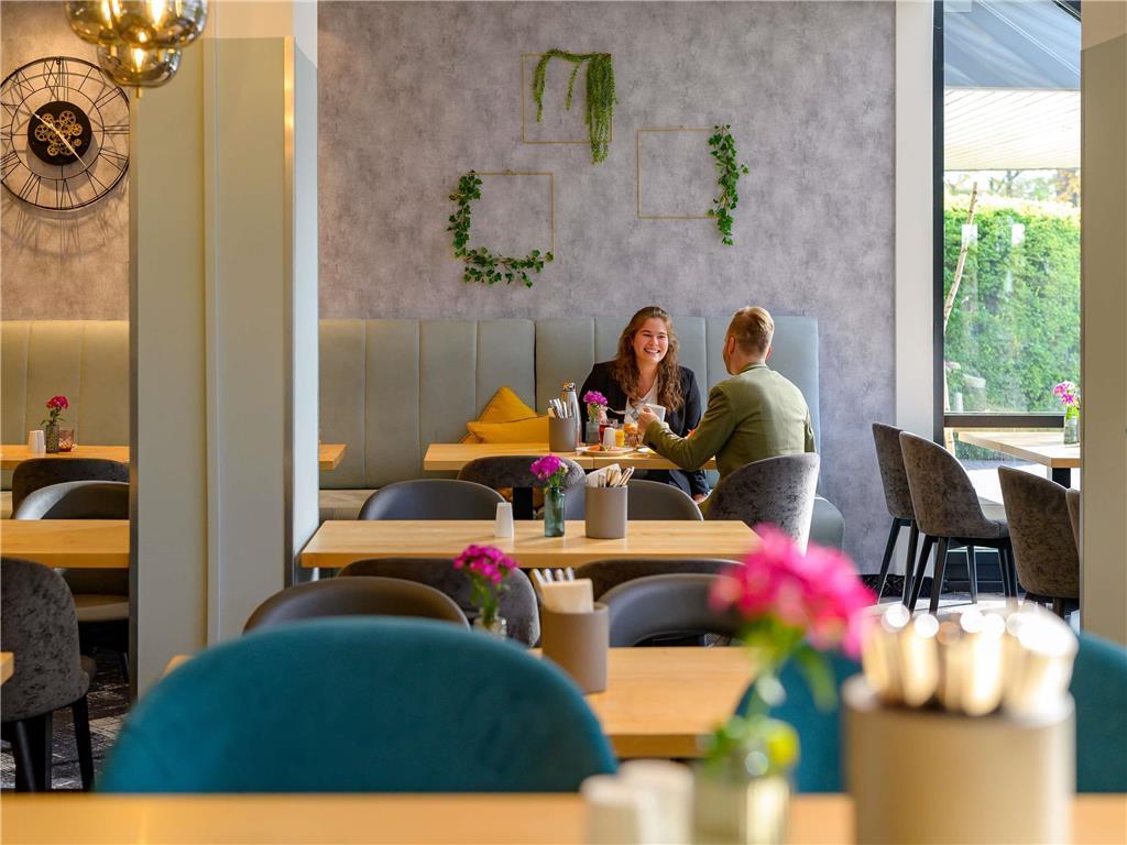 Hotel Mercure West 4*